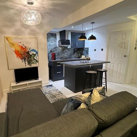 Newly Renovated Modern Studio Apartment In West Kensington Londra Esterno foto