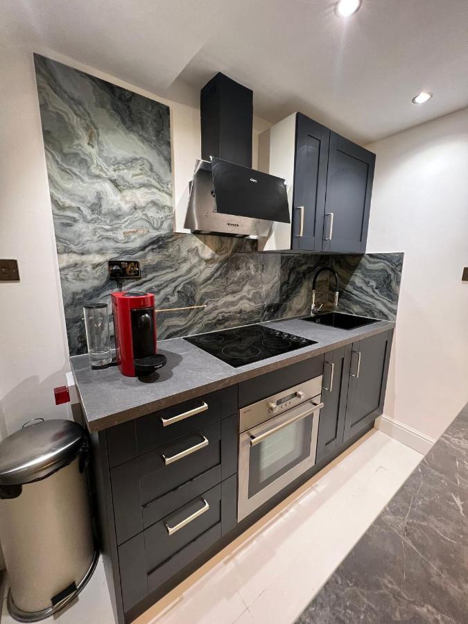 Newly Renovated Modern Studio Apartment In West Kensington Londra Esterno foto